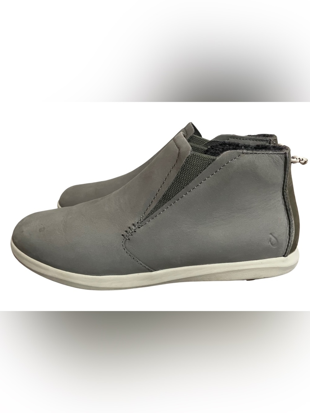 Olukai Hawai'iloa Shoes Women’s US 8 Leather Manu Hope Gray Chelsea Boot Cushion